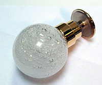 bouton de porte simple Ile de Brhat. Micro bulles incolore - Monture dore.